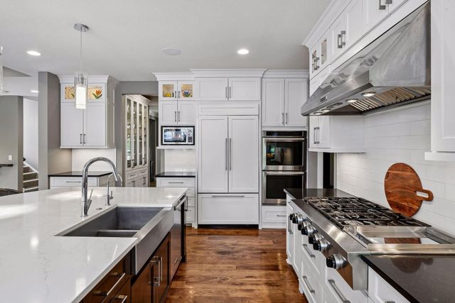 5290 Shenandoah Lane N, Plymouth, MN 55446