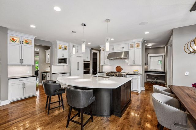 5290 Shenandoah Lane N, Plymouth, MN 55446