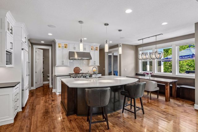 5290 Shenandoah Lane N, Plymouth, MN 55446