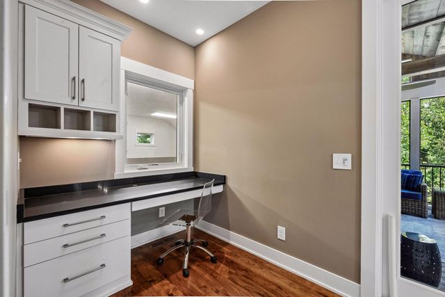 5290 Shenandoah Lane N, Plymouth, MN 55446