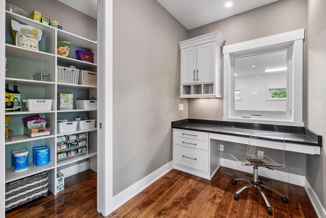 5290 Shenandoah Lane N, Plymouth, MN 55446