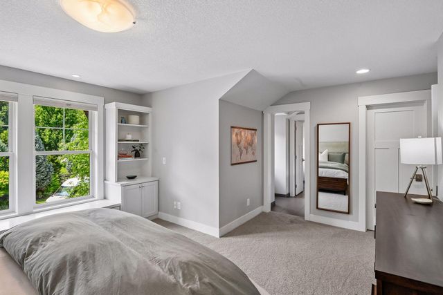 5290 Shenandoah Lane N, Plymouth, MN 55446