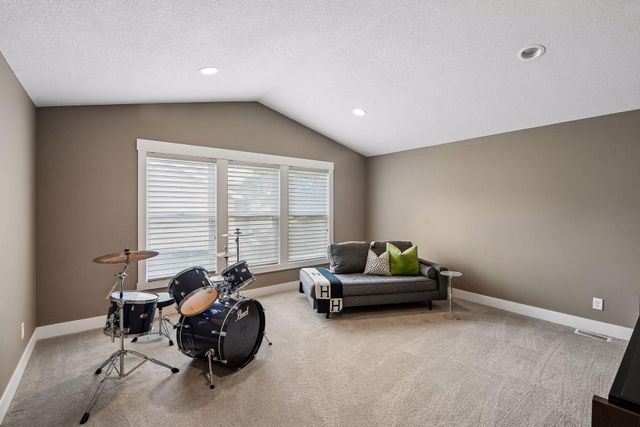 5290 Shenandoah Lane N, Plymouth, MN 55446