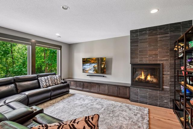 5290 Shenandoah Lane N, Plymouth, MN 55446