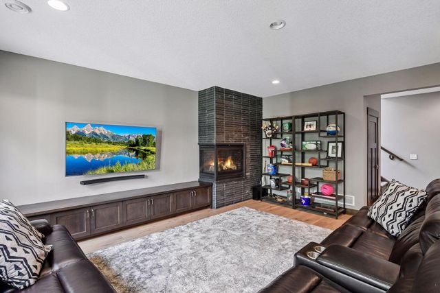 5290 Shenandoah Lane N, Plymouth, MN 55446