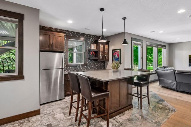 5290 Shenandoah Lane N, Plymouth, MN 55446