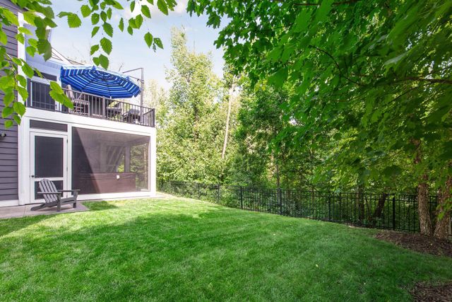 5290 Shenandoah Lane N, Plymouth, MN 55446