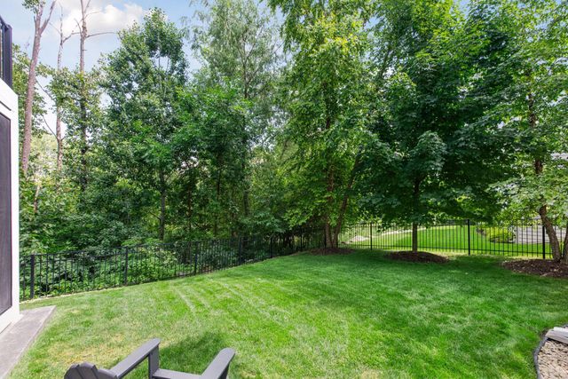5290 Shenandoah Lane N, Plymouth, MN 55446
