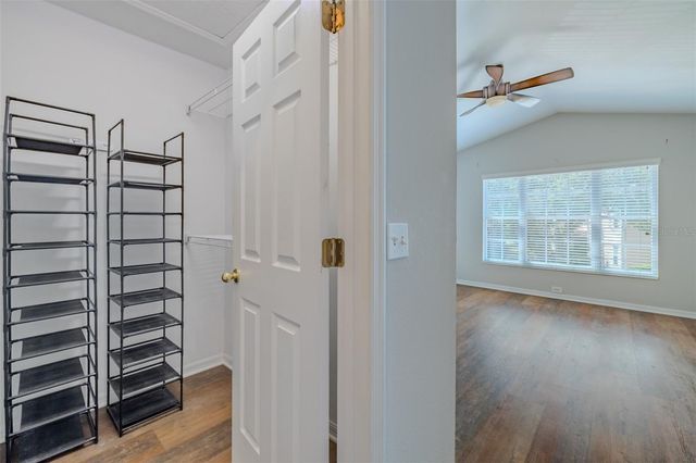 6417 ROSEFINCH COURT 102, Lakewood Ranch, FL 34202