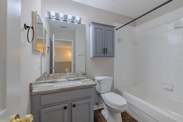 6417 ROSEFINCH COURT 102, Lakewood Ranch, FL 34202