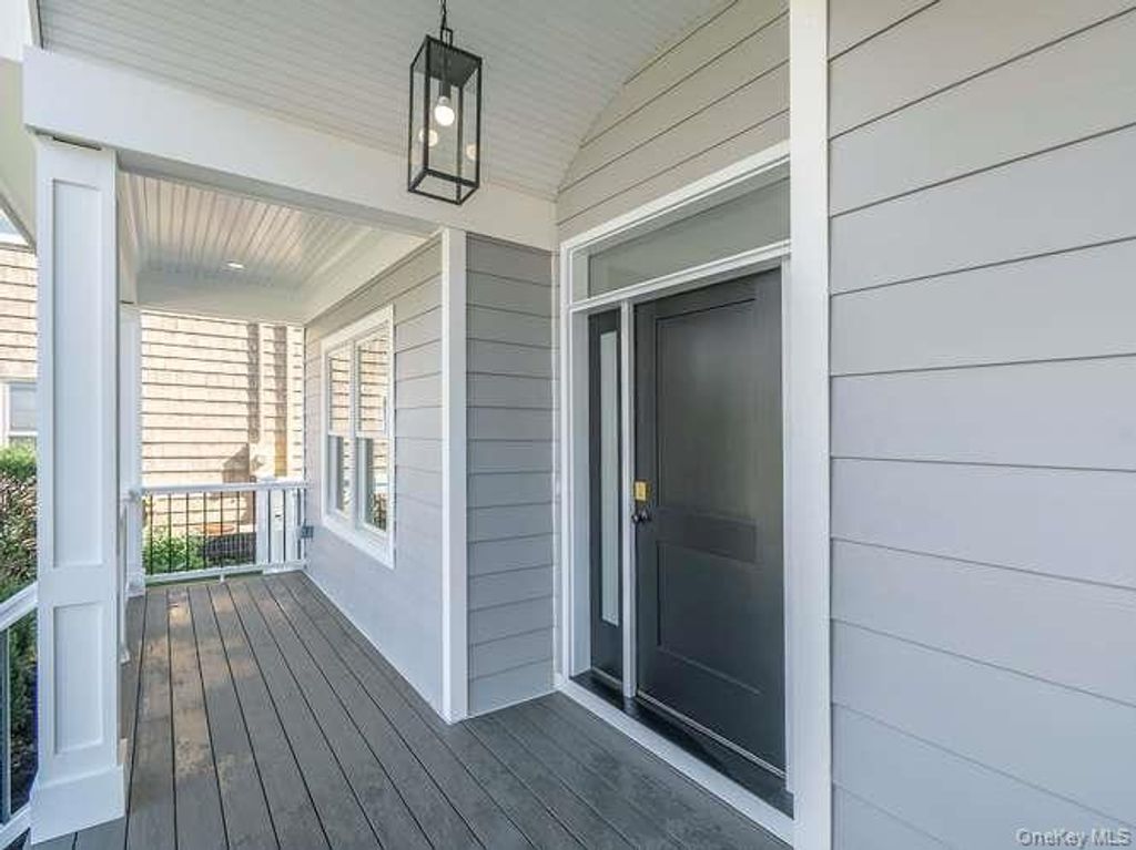 16 2nd Avenue, Port Washington, NY 11050 — photo 2