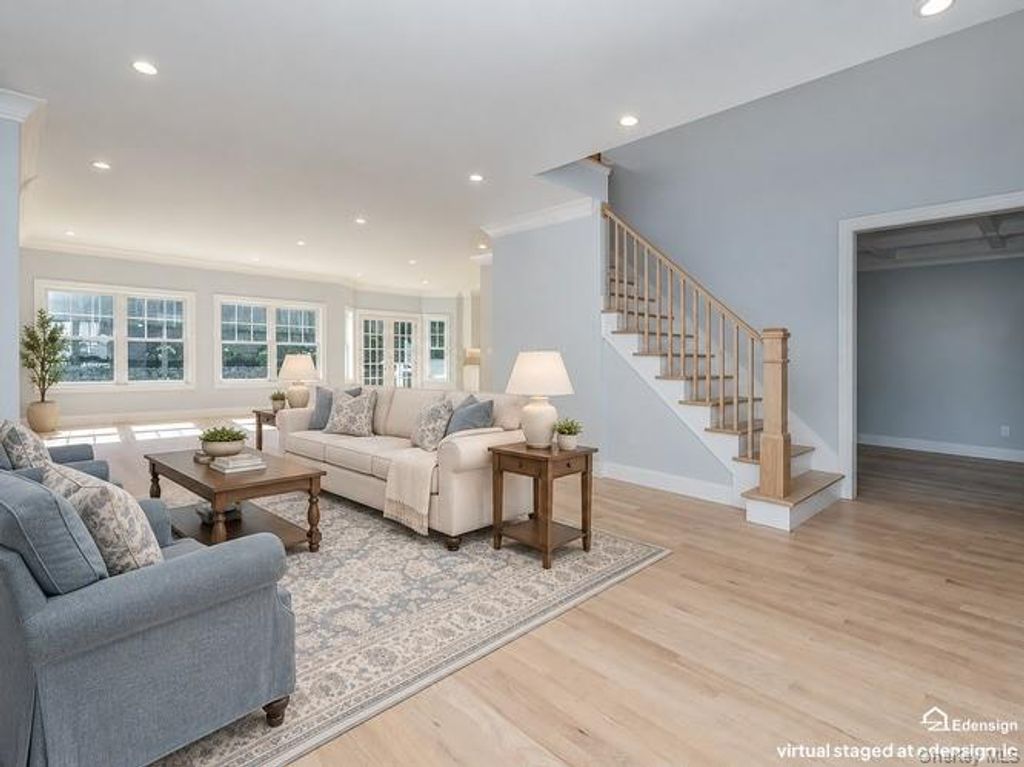 16 2nd Avenue, Port Washington, NY 11050 — photo 4