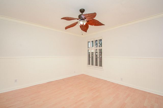 2829 Timmons Ln 161, Houston, TX 77027