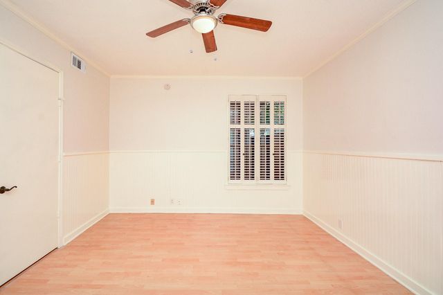 2829 Timmons Ln 161, Houston, TX 77027