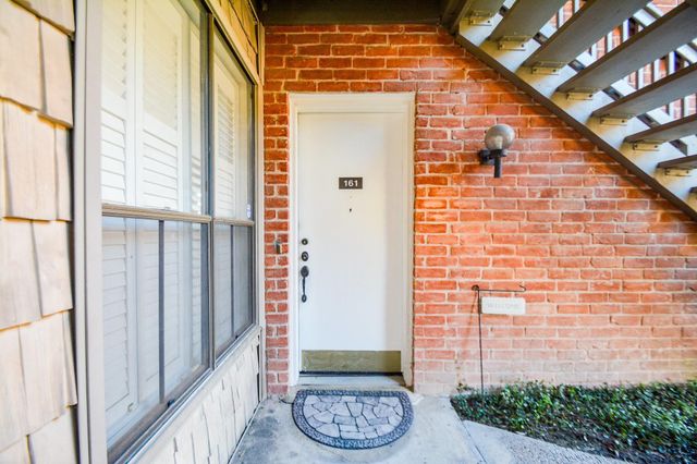 2829 Timmons Ln 161, Houston, TX 77027