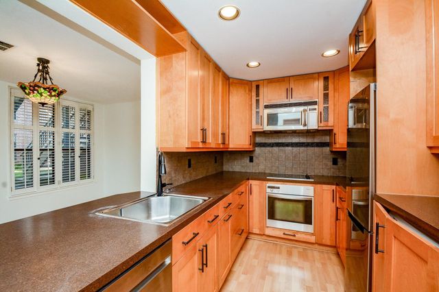 2829 Timmons Ln 161, Houston, TX 77027