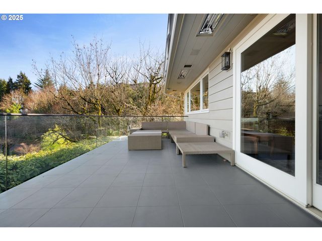 1205 Sw MYRTLE Dr, Portland, OR 97201