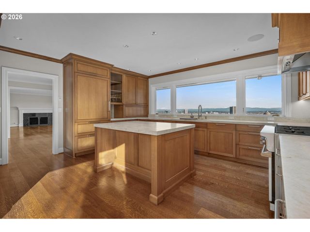 1205 Sw MYRTLE Dr, Portland, OR 97201