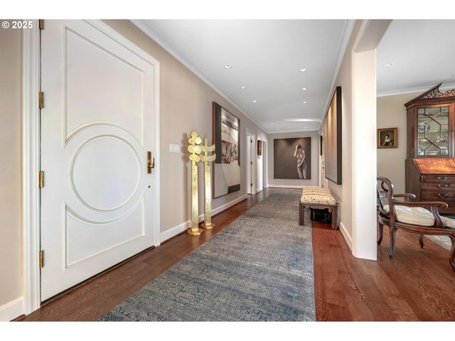 1205 Sw MYRTLE Dr, Portland, OR 97201