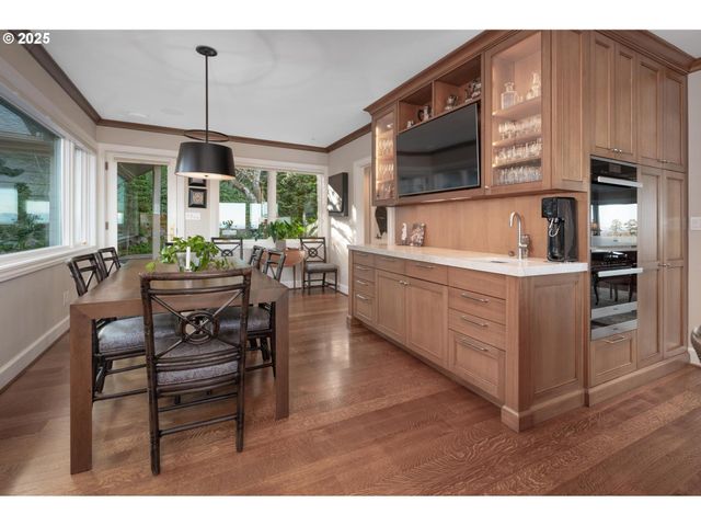 1205 Sw MYRTLE Dr, Portland, OR 97201