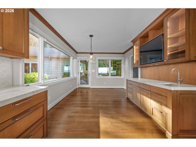 1205 Sw MYRTLE Dr, Portland, OR 97201