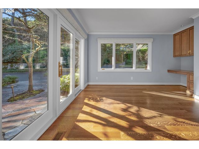 1205 Sw MYRTLE Dr, Portland, OR 97201