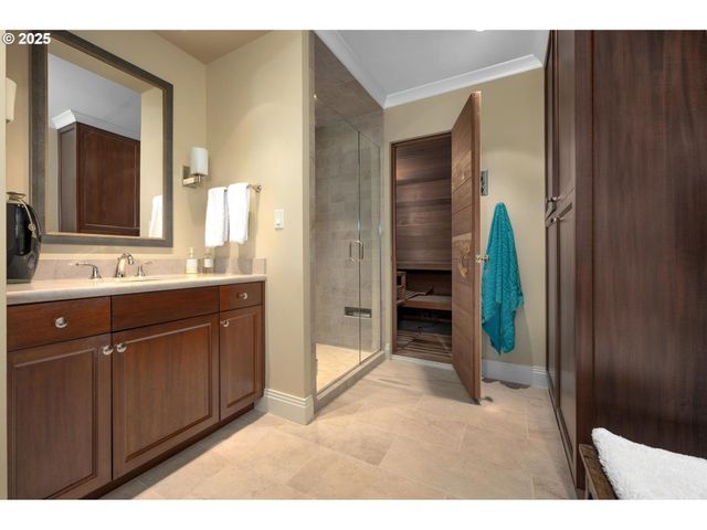 1205 Sw MYRTLE Dr, Portland, OR 97201