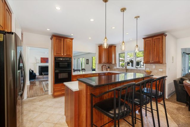 281 W Elm Park Avenue, Elmhurst, IL 60126