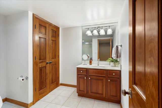 281 W Elm Park Avenue, Elmhurst, IL 60126