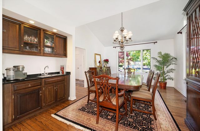 281 W Elm Park Avenue, Elmhurst, IL 60126
