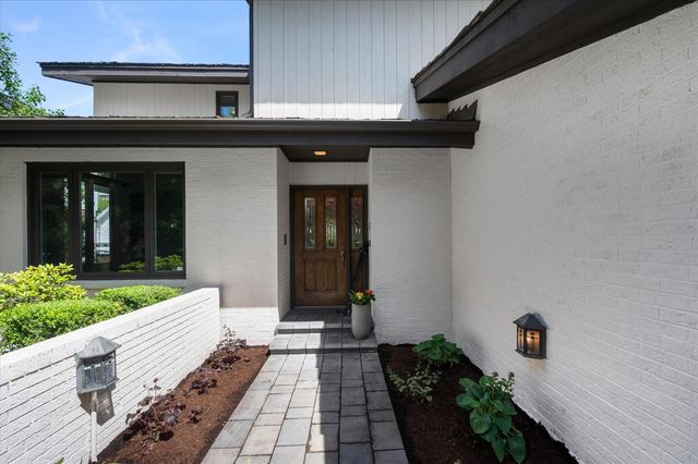 281 W Elm Park Avenue, Elmhurst, IL 60126