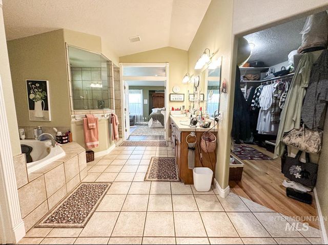 535 S 100 E, Jerome, ID 83338