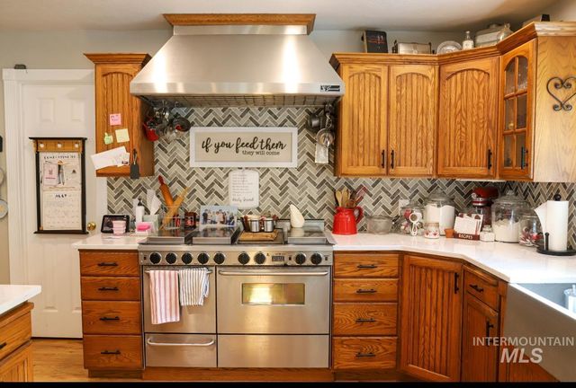 535 S 100 E, Jerome, ID 83338