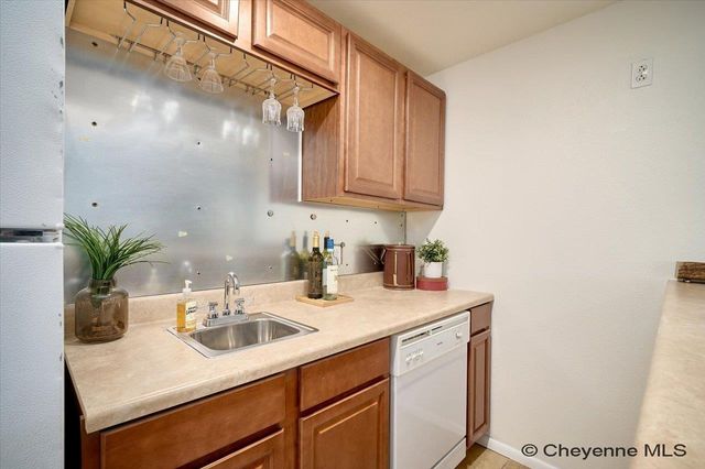 1609 MAROON DR, Cheyenne, WY 82001