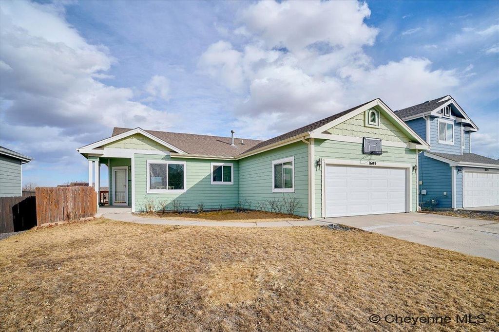1609 MAROON DR, Cheyenne, WY 82001
