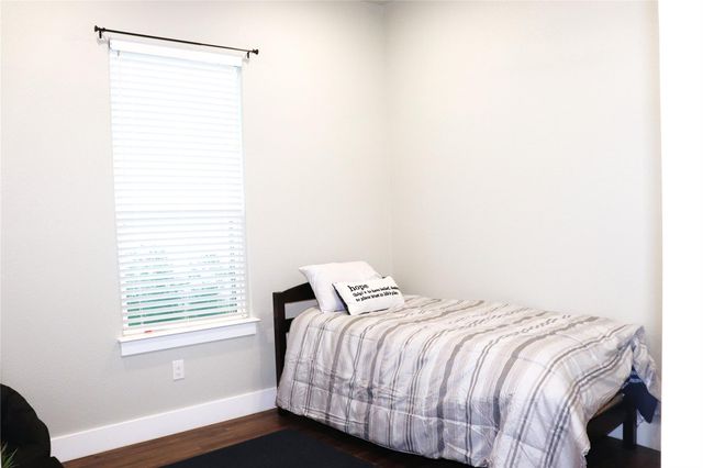 100 S Thomas CV, Burnet, TX 78611