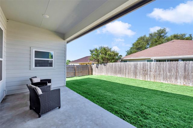 100 S Thomas CV, Burnet, TX 78611