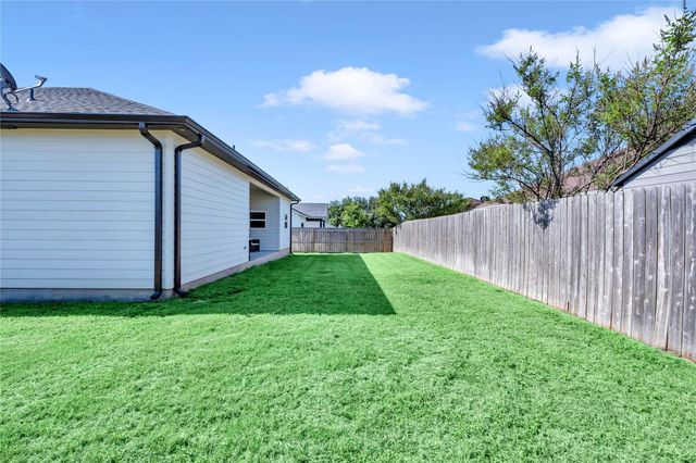 100 S Thomas CV, Burnet, TX 78611