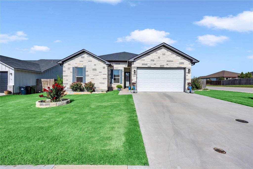 100 S Thomas CV, Burnet, TX 78611