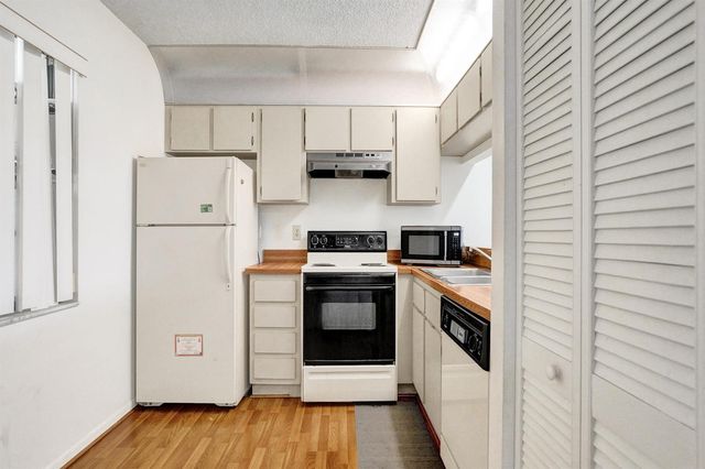 10451 W Broward Boulevard 205, Plantation, FL 33324