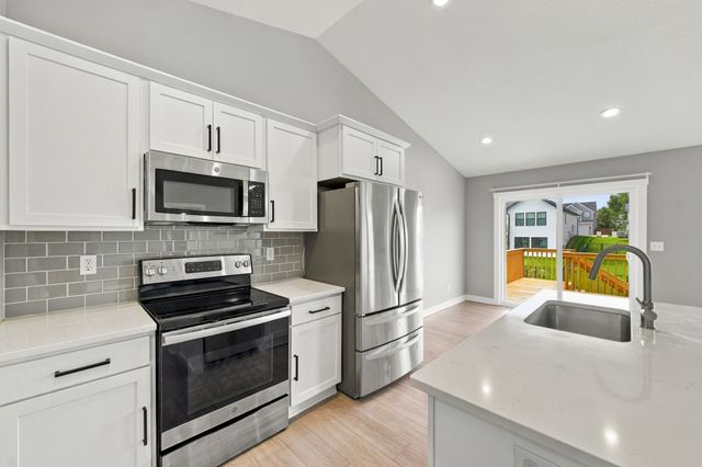 216 NW Lexington Drive, Waukee, IA 50263