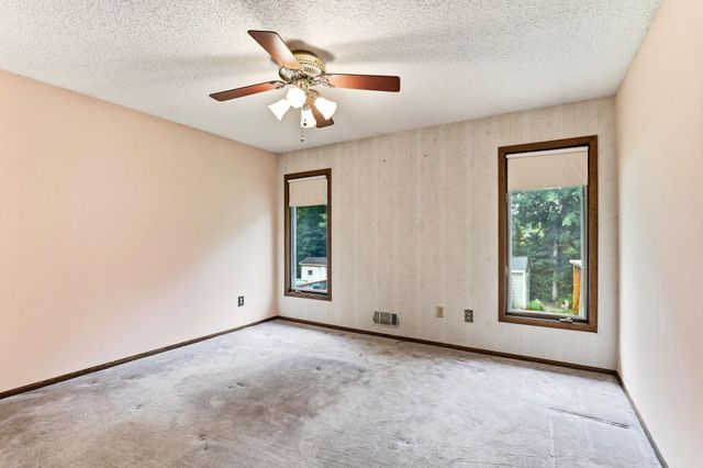 525 Lakewood Drive S, Maplewood, MN 55119