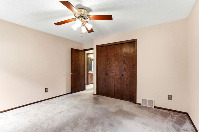525 Lakewood Drive S, Maplewood, MN 55119