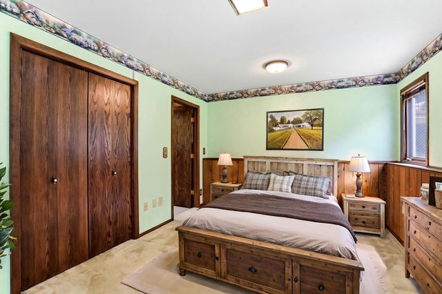 525 Lakewood Drive S, Maplewood, MN 55119