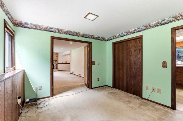 525 Lakewood Drive S, Maplewood, MN 55119