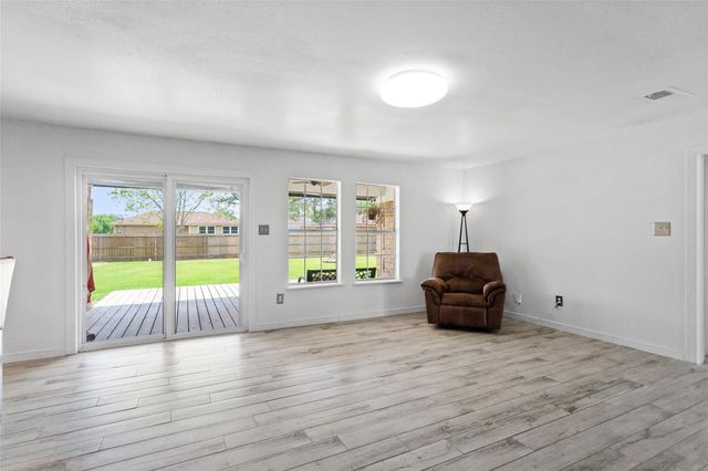 5001 Texas Avenue, La Marque, TX 77568