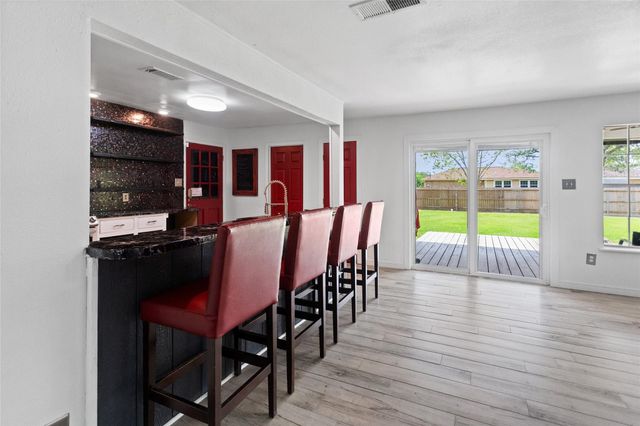 5001 Texas Avenue, La Marque, TX 77568