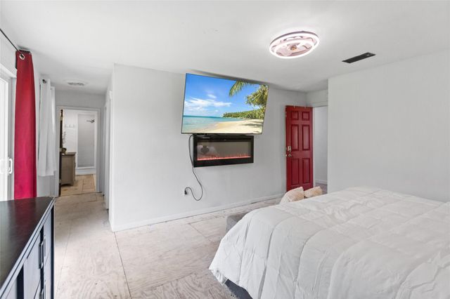 5001 Texas Avenue, La Marque, TX 77568