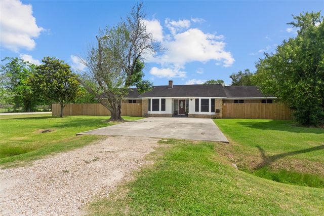 5001 Texas Avenue, La Marque, TX 77568