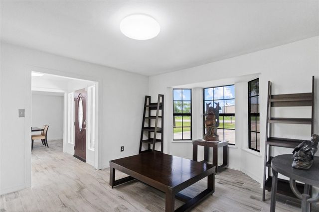 5001 Texas Avenue, La Marque, TX 77568